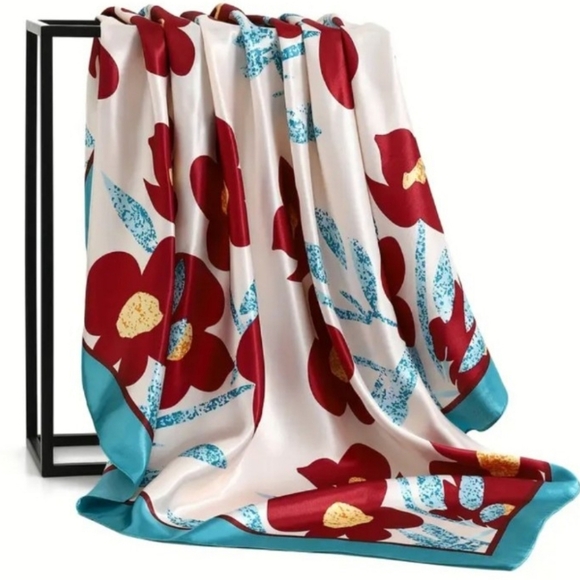 Accessories - 🐎NEW! Beautiful Floral Silk Scarf OS